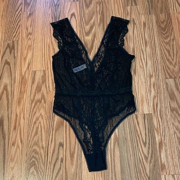 Victoria’s Secret Lingerie, Eras Tour, Reputation, Sexy Black Lace Thong, Small - Picture 3 of 7